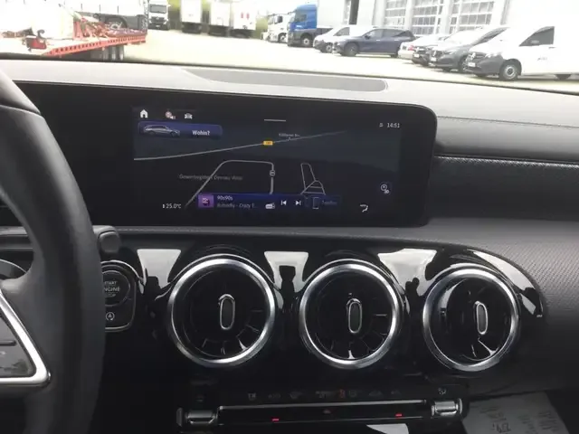 Mercedes-Benz CLA 180