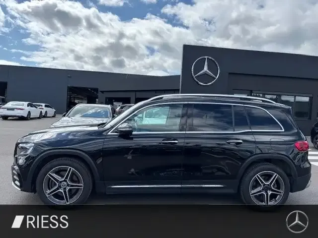 Mercedes-Benz GLB 220