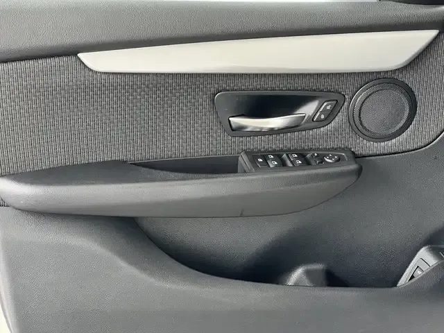 BMW 225