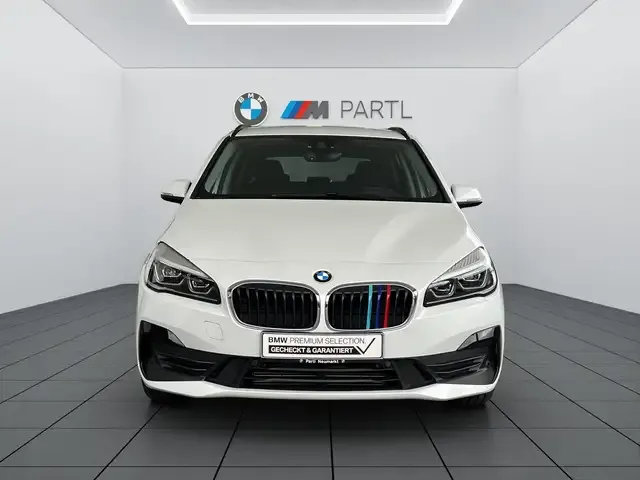 BMW 225