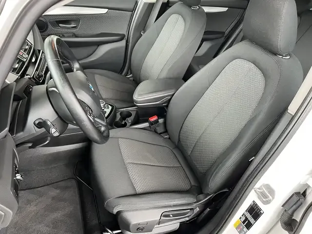 BMW 225
