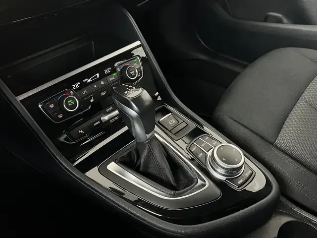 BMW 225
