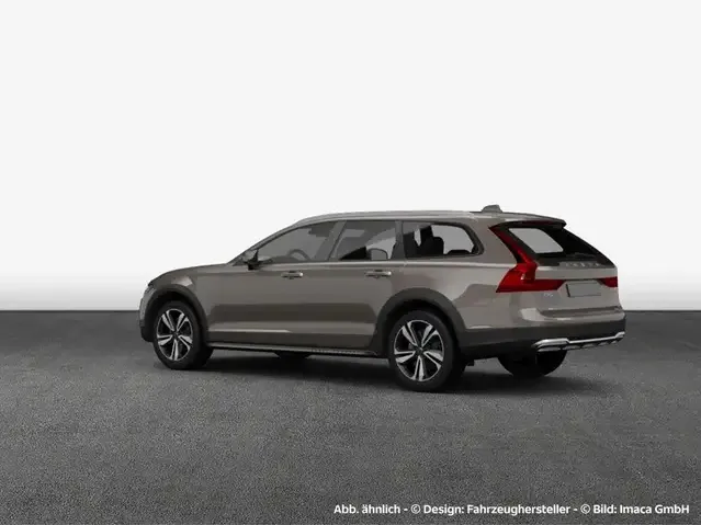 Volvo V90 Cross Country