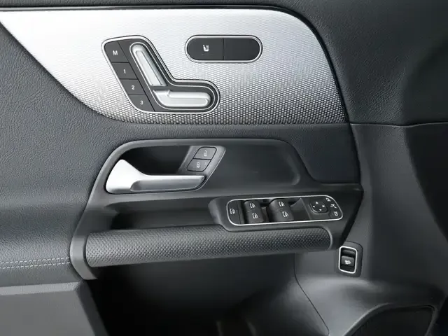 Mercedes-Benz GLA 220