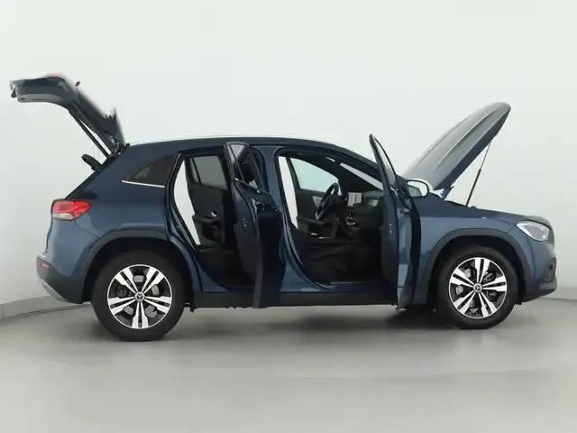 Mercedes-Benz GLA 220