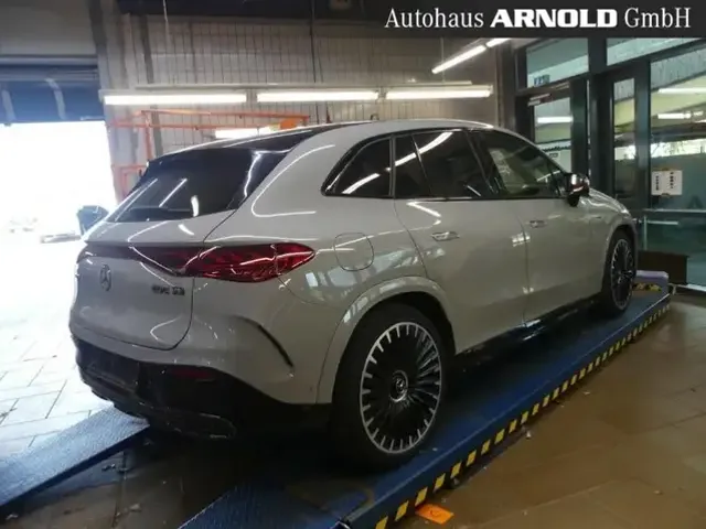 Mercedes-Benz EQE SUV