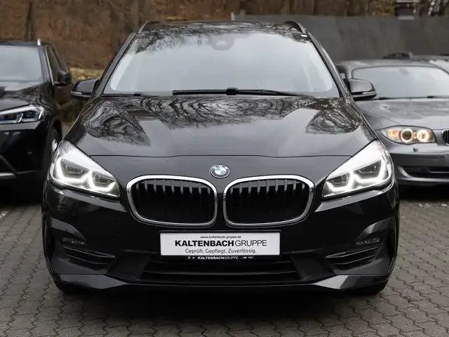 BMW 218