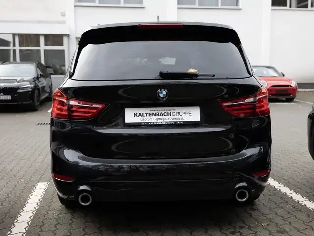 BMW 218