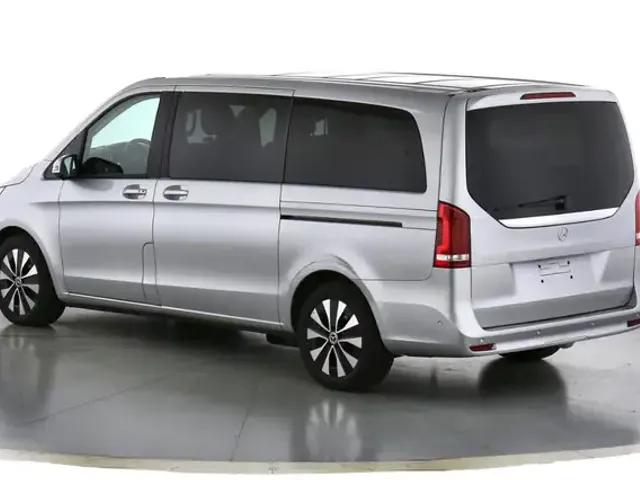Mercedes-Benz V 220