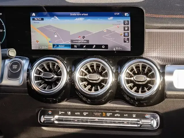 Mercedes-Benz EQB 300