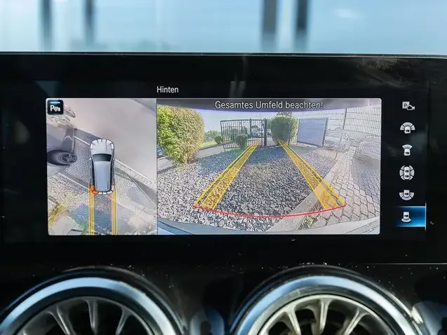 Mercedes-Benz EQB 300