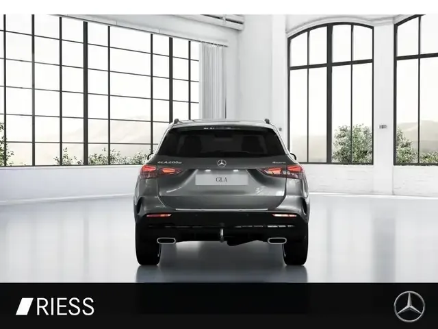 Mercedes-Benz GLA 200