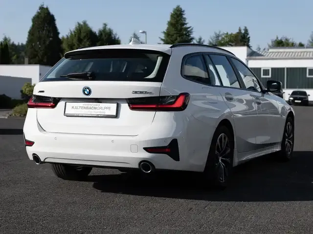 BMW 330