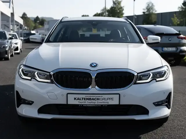 BMW 330