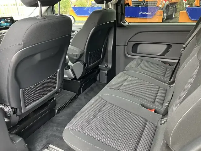 Mercedes-Benz V 220