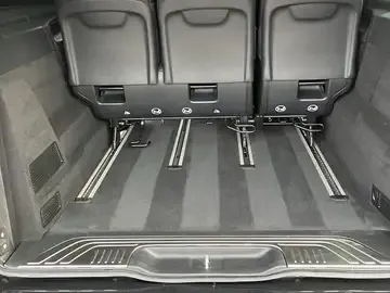 Mercedes-Benz V 220