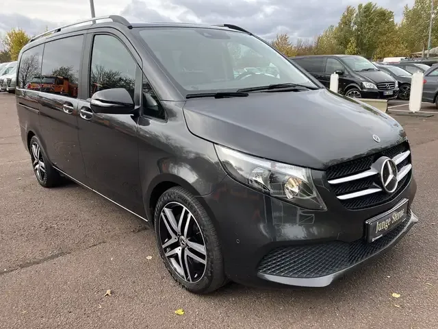 Mercedes-Benz V 220