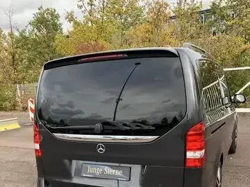 Mercedes-Benz V 220