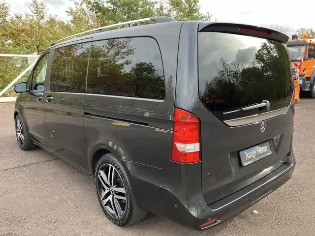Mercedes-Benz V 220