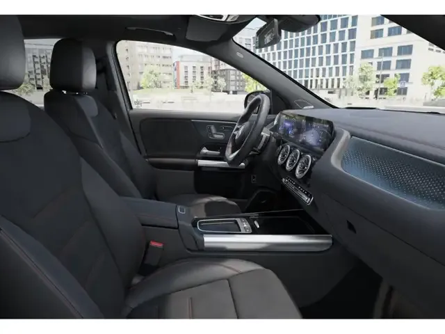 Mercedes-Benz EQA 300