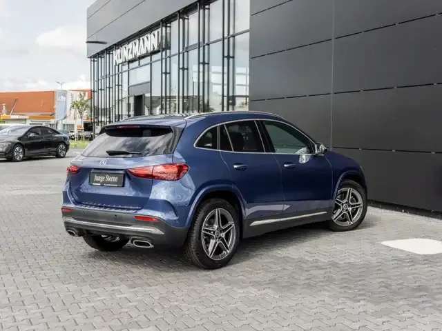 Mercedes-Benz GLA 200