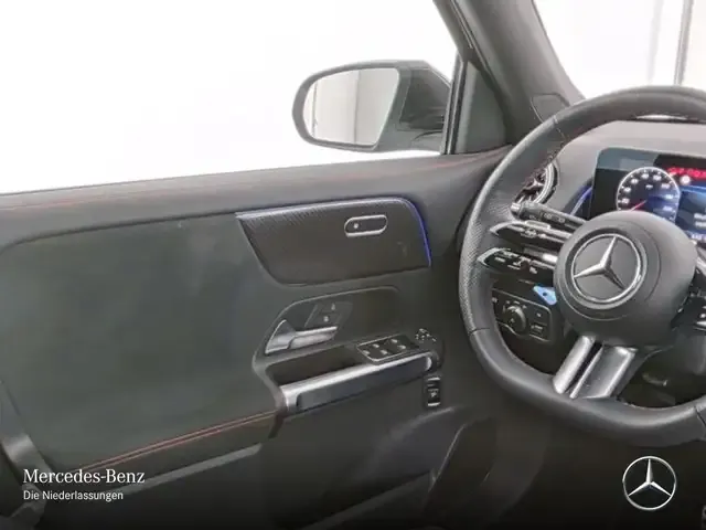 Mercedes-Benz GLB 220