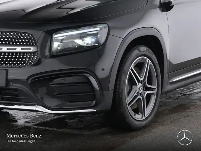 Mercedes-Benz GLB 220