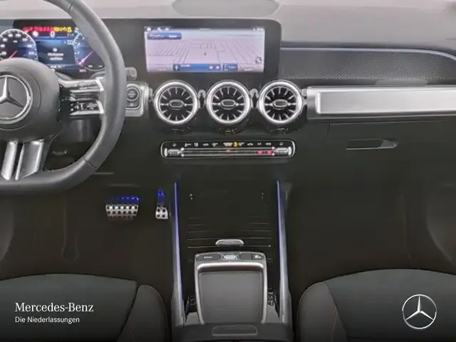 Mercedes-Benz GLB 220