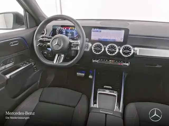 Mercedes-Benz GLB 220