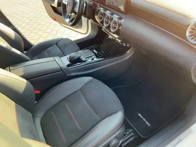 Mercedes-Benz CLA 220