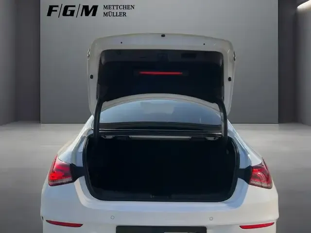 Mercedes-Benz CLA 220