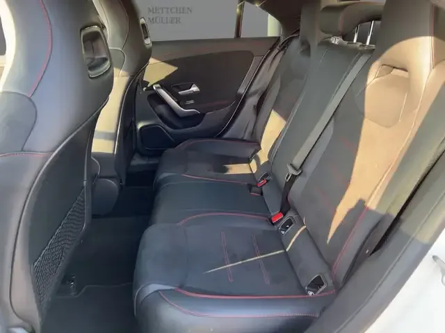 Mercedes-Benz CLA 220