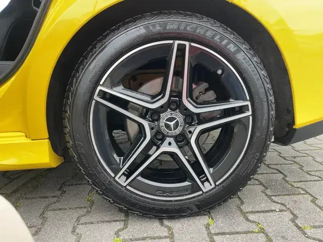 Mercedes-Benz CLA 200
