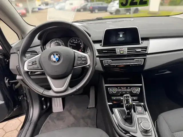 BMW 218