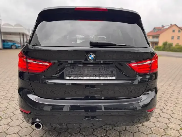 BMW 218