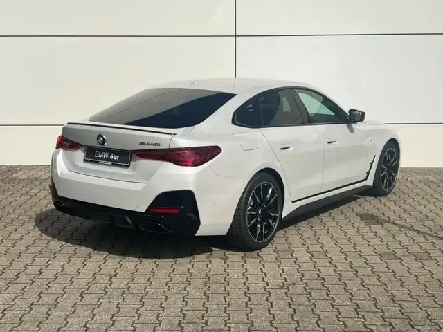 BMW 440