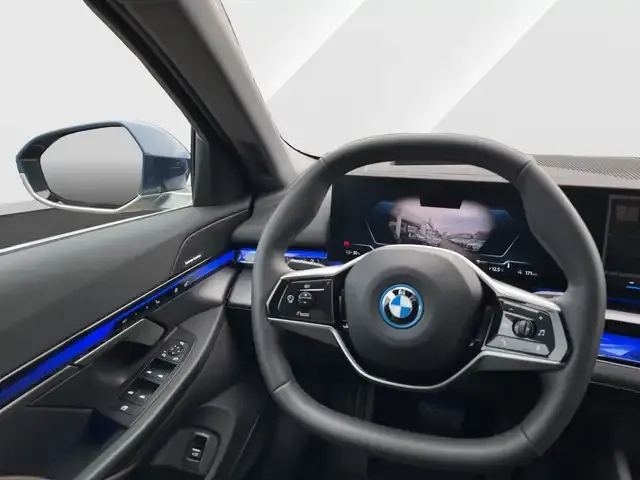 BMW i5
