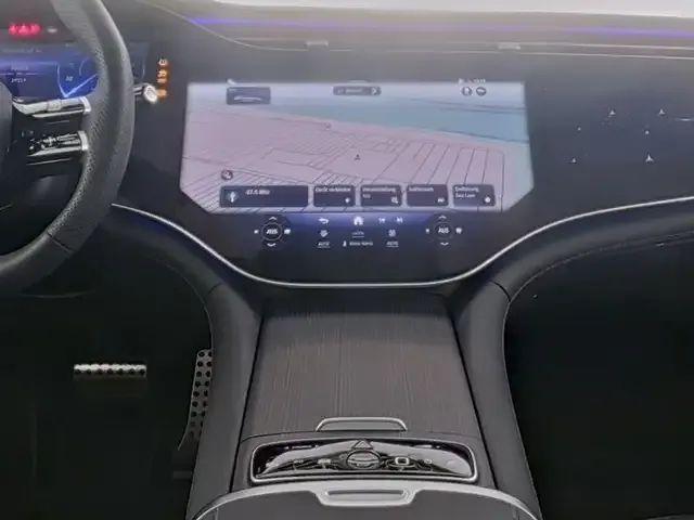 Mercedes-Benz EQE 300