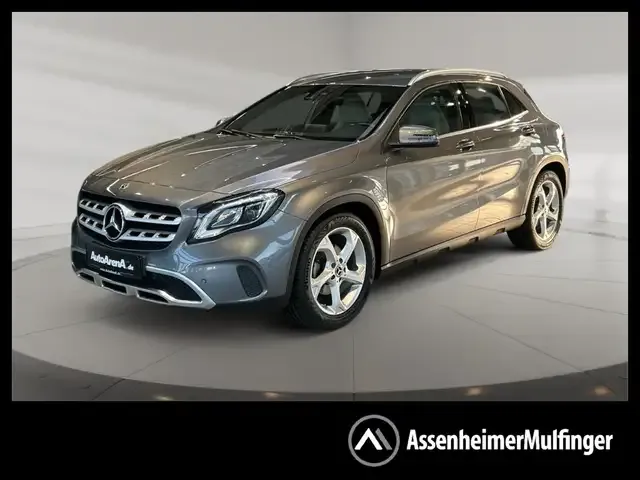 Mercedes-Benz GLA 200