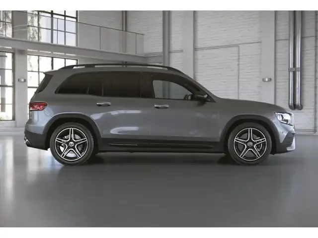 Mercedes-Benz GLB 220