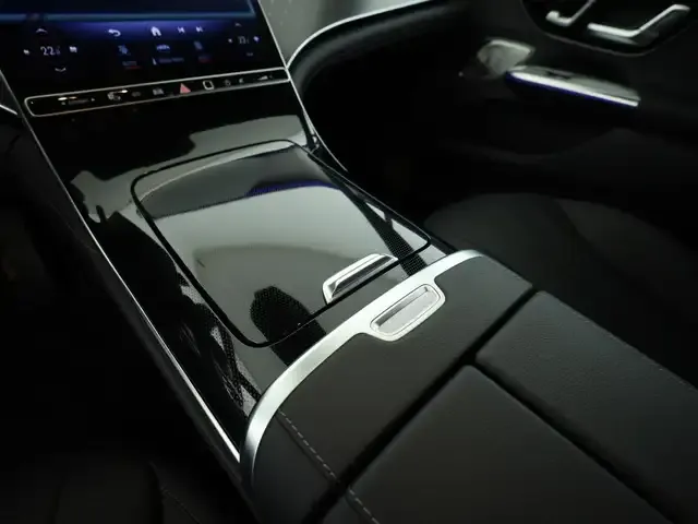 Mercedes-Benz EQE 300