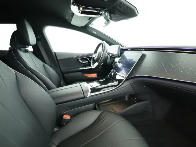 Mercedes-Benz EQE 300