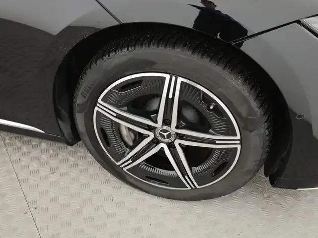 Mercedes-Benz EQE 300