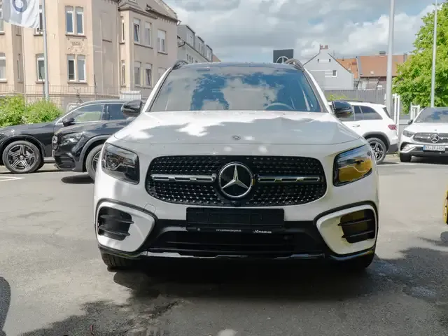 Mercedes-Benz GLB 220