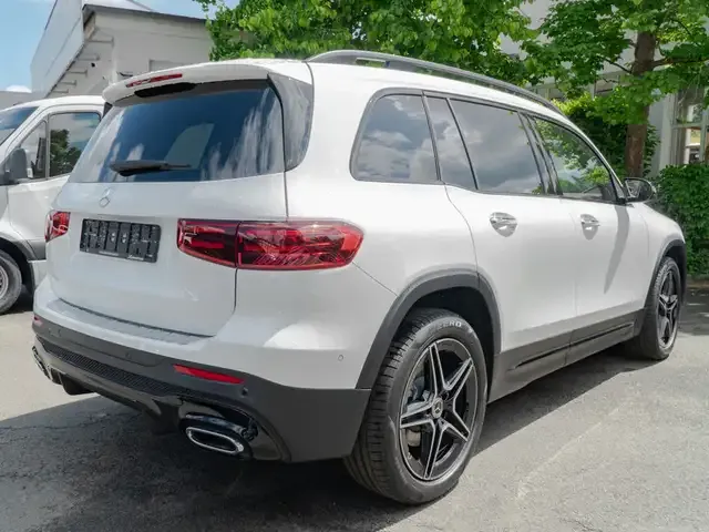 Mercedes-Benz GLB 220