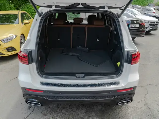Mercedes-Benz GLB 220
