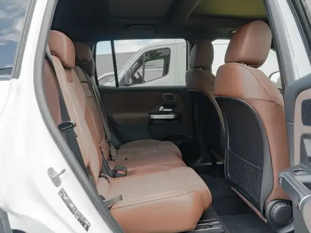 Mercedes-Benz GLB 220