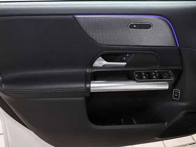 Mercedes-Benz B 220