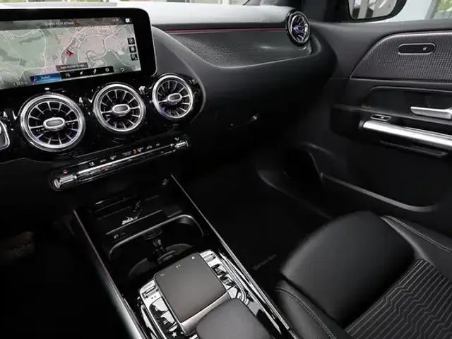 Mercedes-Benz B 220