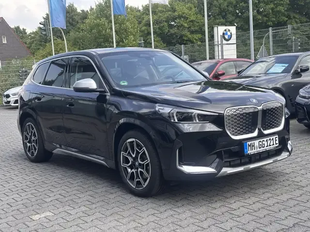 BMW iX1
